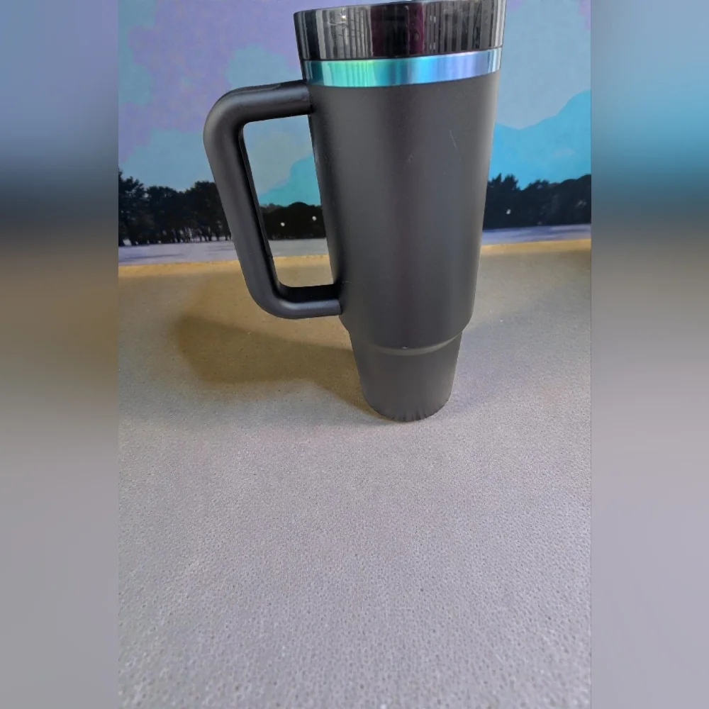 Stanley Black Chroma RARE Quencher H2.0 FlowState Tumbler - 30 oz - Picture 6 of 8